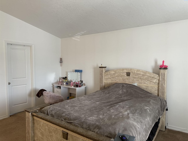 808 N Owen Ave, Pasco, WA 99301 - carpeted bedroom featuring vaulted ceiling and baseboards