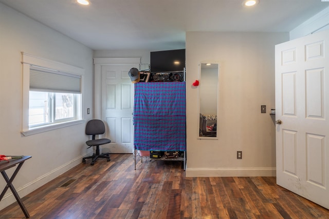 775 S 4th Ave, Othello, WA 99344 - miscellaneous room featuring wood finished floors, baseboards, and recessed lighting