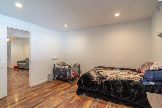 775 S 4th Ave, Othello, WA 99344 - bedroom featuring wood finished floors, recessed lighting, and baseboards