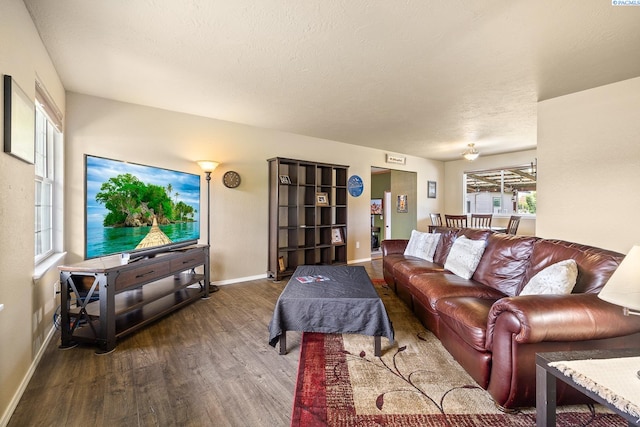 4016 W Ruby, Pasco, WA 99301 - living area with wood finished floors and baseboards