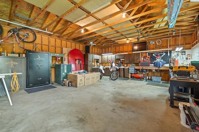 4016 W Ruby, Pasco, WA 99301 - garage with a workshop area