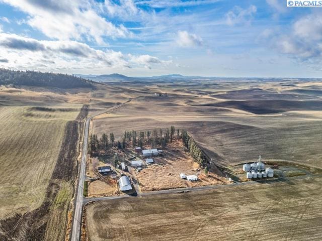 drone / aerial view with a rural view