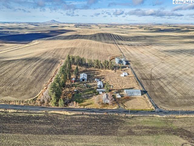 bird's eye view with a rural view