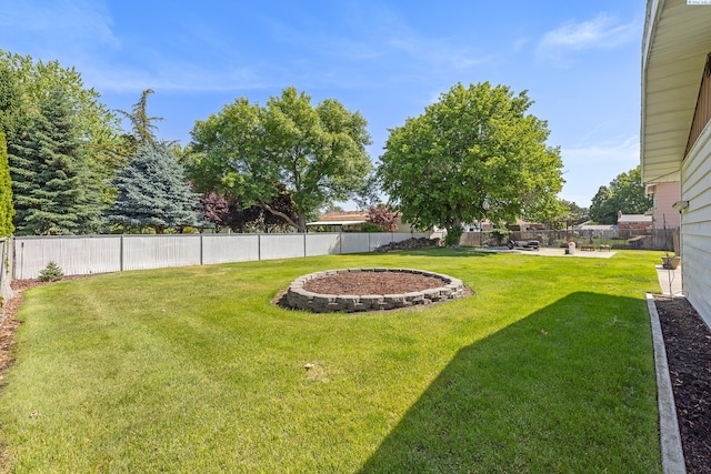 2120 Austin St, Richland, WA 99354 - view of yard featuring a patio