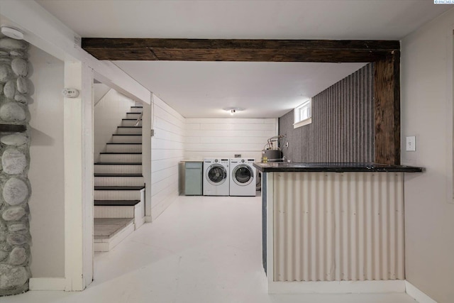 3011 W Hood Ave, Kennewick, WA 99336 - washroom with washing machine and dryer