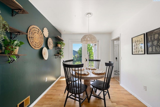 3011 W Hood Ave, Kennewick, WA 99336 - dining room featuring light wood-style floors and baseboards