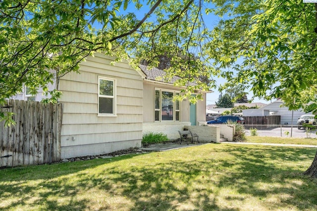 3011 W Hood Ave, Kennewick, WA 99336 - view of side of home featuring brick siding