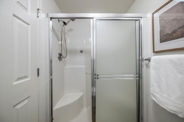 1713 W 39th Ave, Kennewick, WA 99337 - bathroom featuring a stall shower