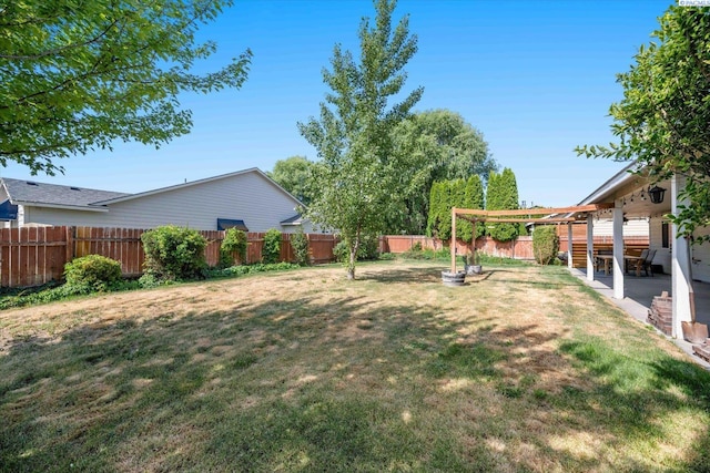 1713 W 39th Ave, Kennewick, WA 99337 - fenced backyard featuring a patio