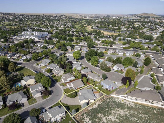 2532 W 32nd Ave, Kennewick, WA 99337 - aerial view of property and surrounding area featuring property parcel outlined and nearby suburban area