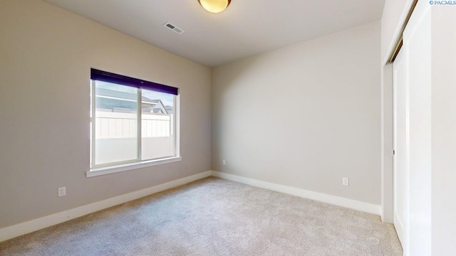 4801 White Dr, Richland, WA 99352 - spare room featuring light carpet