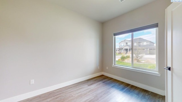 4801 White Dr, Richland, WA 99352 - unfurnished room featuring light hardwood / wood-style floors