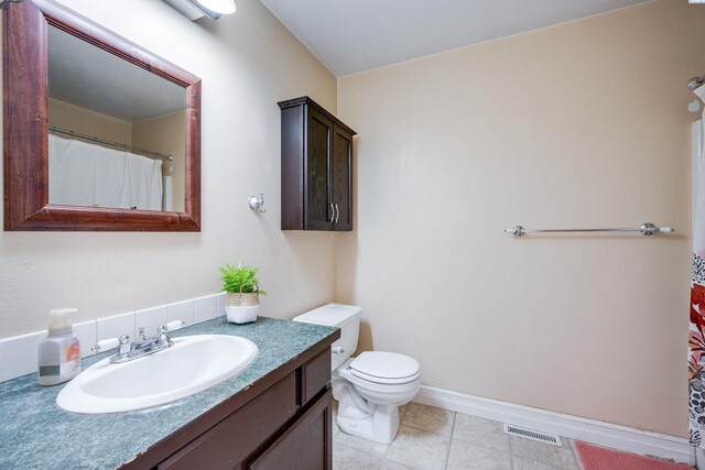 495 NW Robert St, Pullman, WA 99163 - bathroom featuring vanity and toilet