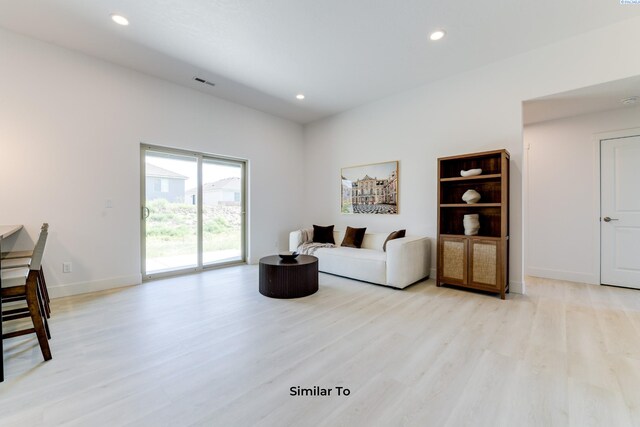 1608 Diamond Ave, Grandview, WA 98930 - living area featuring light wood-style floors, recessed lighting, and baseboards