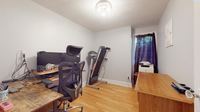 420 SE Dexter St, Pullman, WA 99163 - office area featuring light wood-style flooring and baseboards