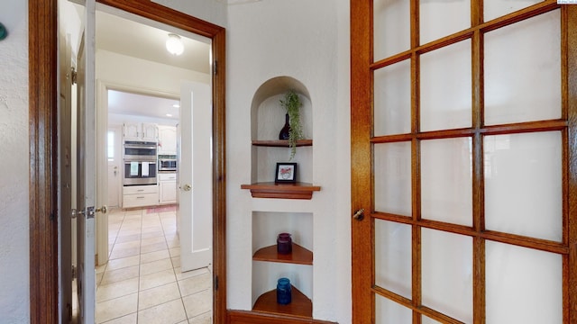 420 SE Dexter St, Pullman, WA 99163 - hall with light tile patterned flooring