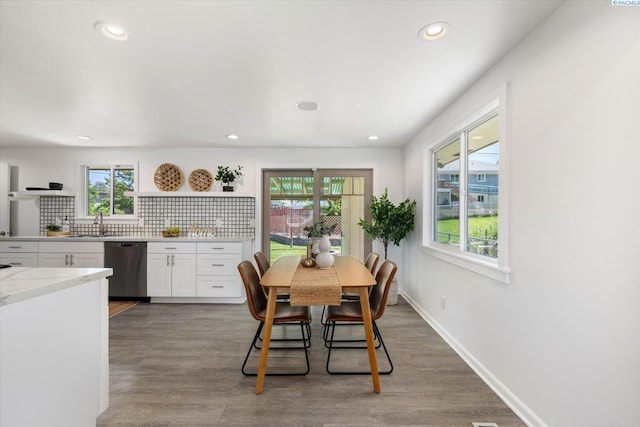 2115 W 8th Pl, Kennewick, WA 99336 - dining room featuring recessed lighting, wood finished floors, and baseboards