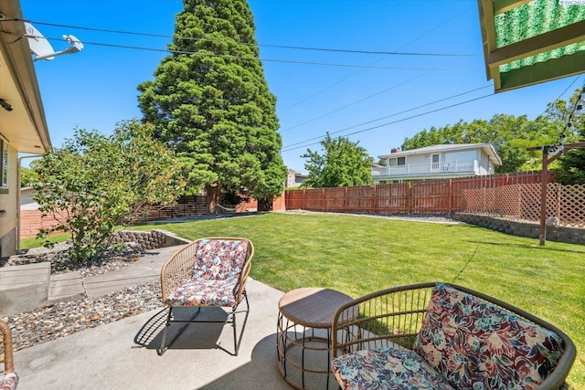 2115 W 8th Pl, Kennewick, WA 99336 - view of yard with a patio area