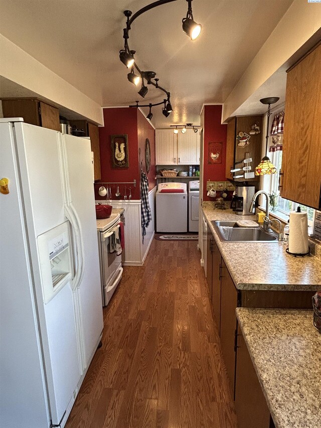 902 W 44th Pl, Kennewick, WA 99337 - bedroom with carpet floors, ceiling fan, and a textured ceiling