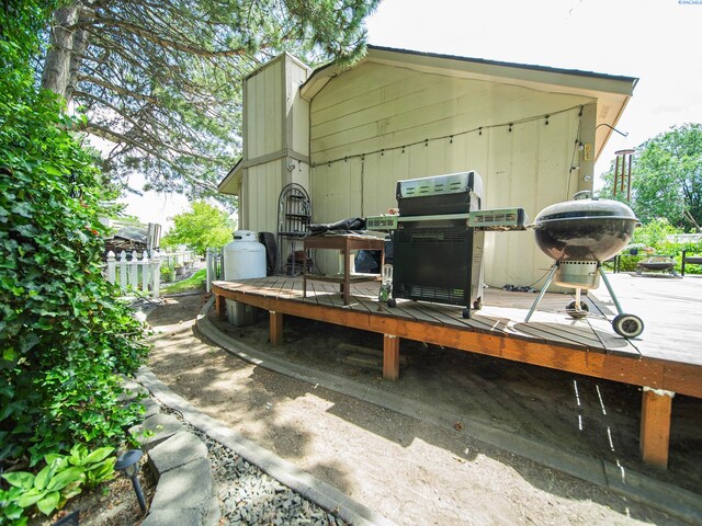 902 W 44th Pl, Kennewick, WA 99337 - exterior space with a grill