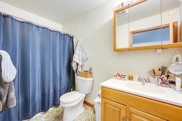815 NE Illinois St, Pullman, WA 99163 - bathroom featuring vanity, curtained shower, tile patterned floors, toilet, and visible vents