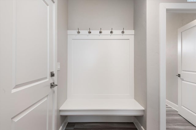 325 Soaring Hawk, Richland, WA 99352 - mudroom with wood finished floors and baseboards