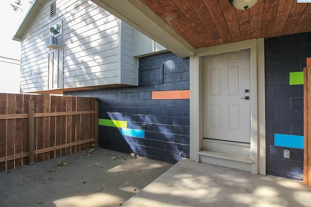 entrance to property with fence