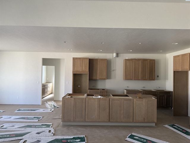 692 Lazio Way, Richland, WA 99352 - kitchen with a kitchen island and recessed lighting