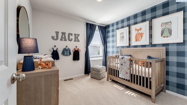 643 S Zeelar St, Kennewick, WA 99336 - carpeted bedroom featuring wallpapered walls and baseboards
