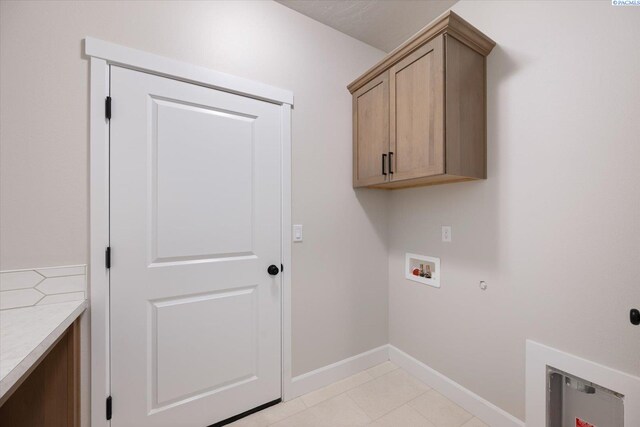 7136 W 28th Pl, Kennewick, WA 99338 - laundry room with cabinet space and washer hookup