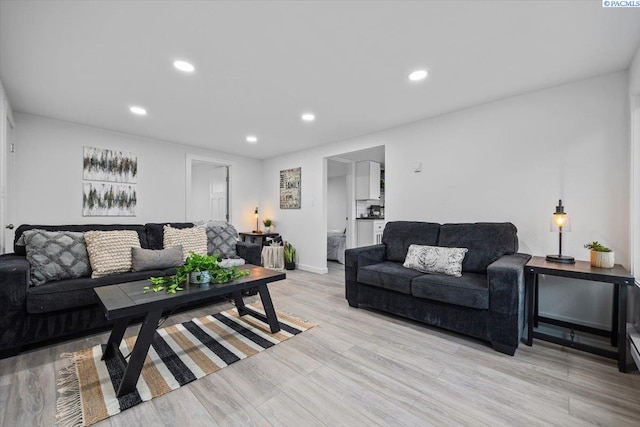 807 Snow, Richland, WA 99352 - living room with recessed lighting and light wood-style flooring