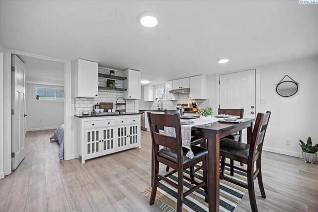 807 Snow, Richland, WA 99352 - dining room with light wood-style floors, plenty of natural light, and recessed lighting