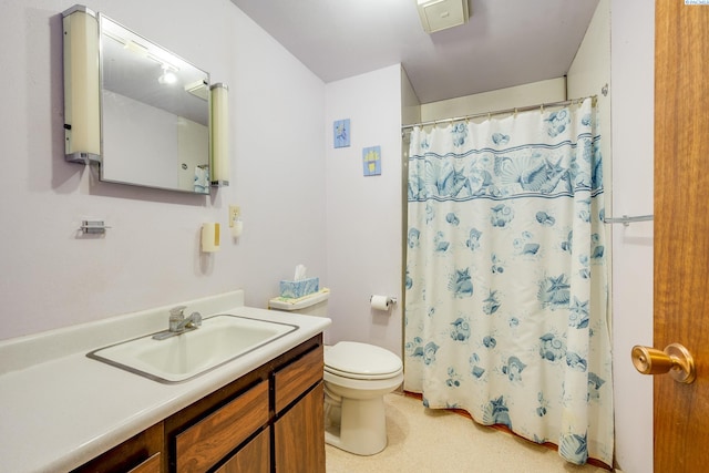 full bathroom featuring curtained shower, vanity, and toilet