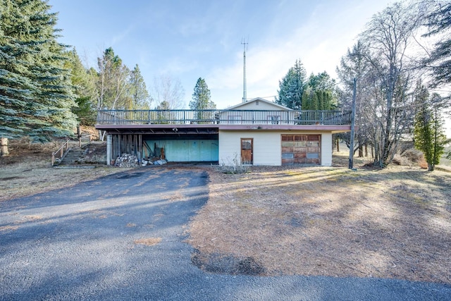 exterior space featuring driveway