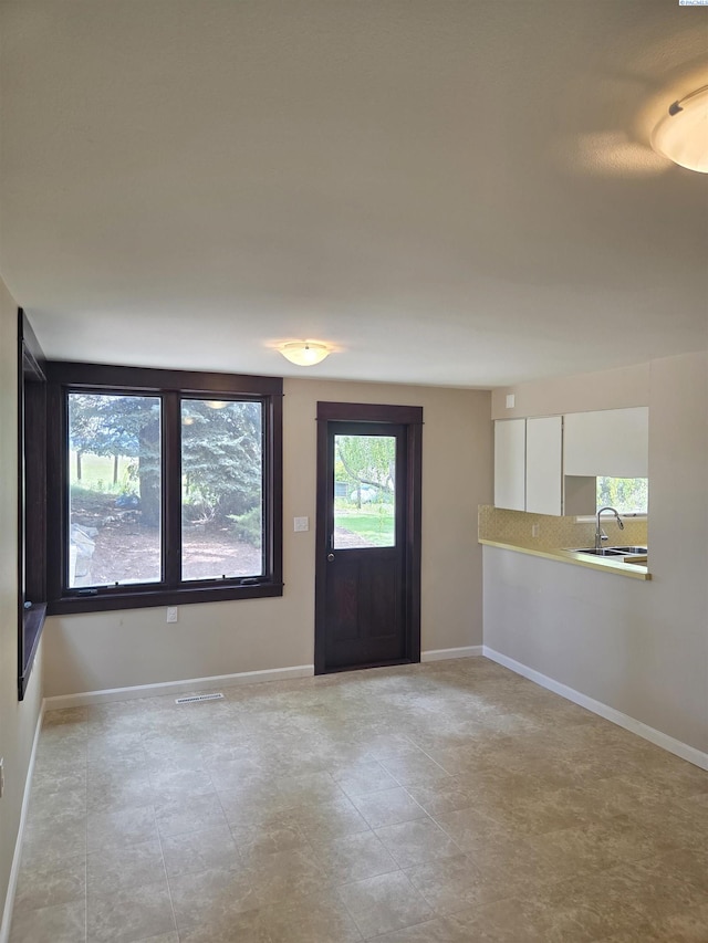 6302 Sand Rd, Pullman, WA 99163 - entrance foyer featuring baseboards