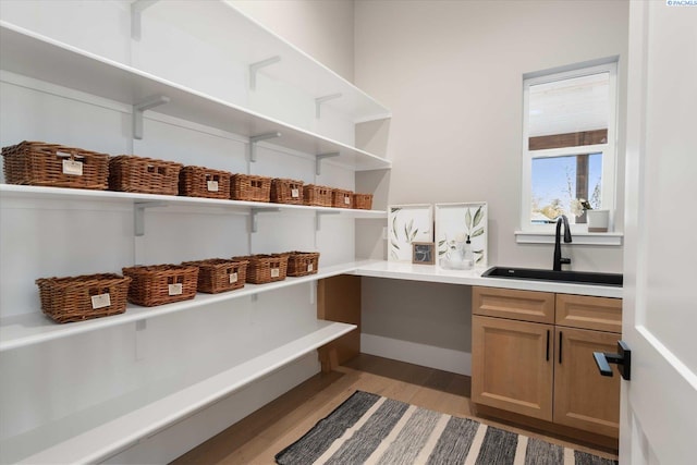 4402 Everett St, West Richland, WA 99353 - pantry featuring sink