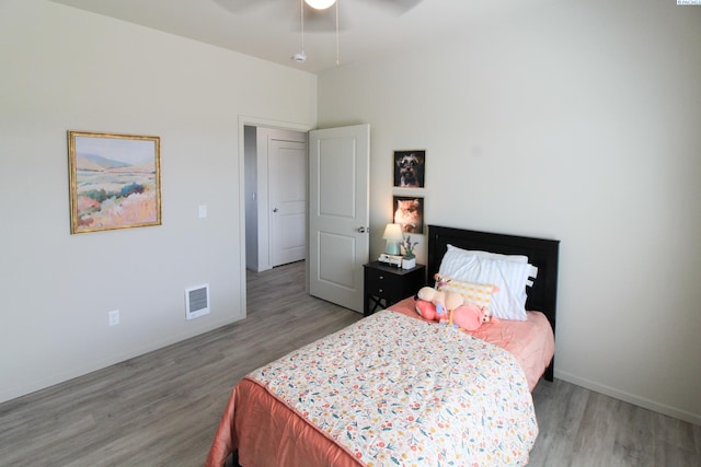 1200 N 8th Ave Unit A204, Othello, WA 99327 - bedroom with wood finished floors and a ceiling fan