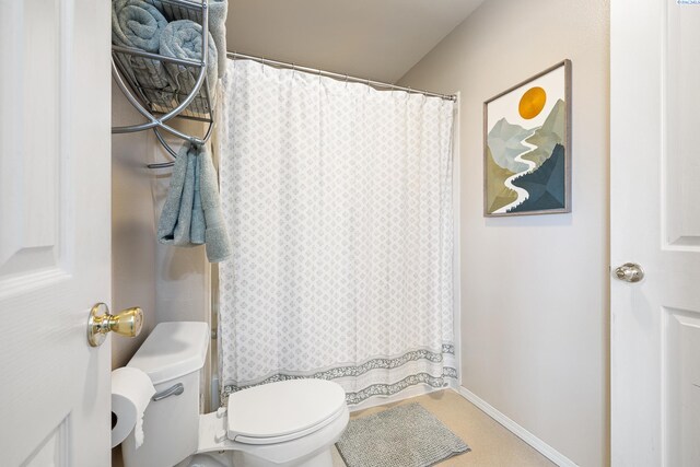 4107 Mojave Ct, Pasco, WA 99301 - bathroom featuring toilet and a shower with curtain