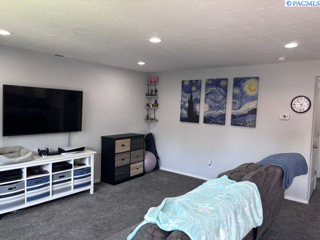 526 S 40th Ave, West Richland, WA 99353 - photo 7