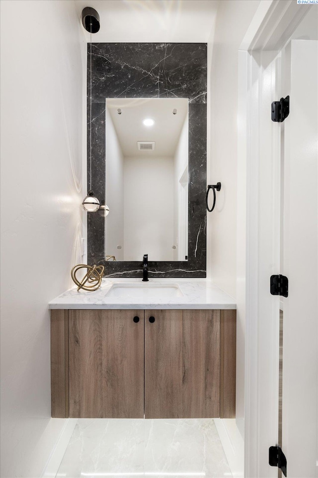 561 Lazio Way, Richland, WA 99352 - bathroom featuring vanity