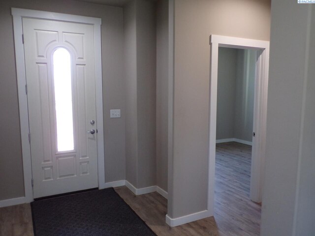 166214 W Johnson Rd, Prosser, WA 99350 - entryway featuring wood finished floors and baseboards