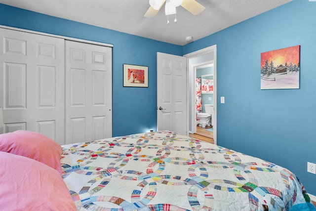 4500 S Dayton Ct, Kennewick, WA 99337 - bedroom featuring a closet, ceiling fan, and wood finished floors