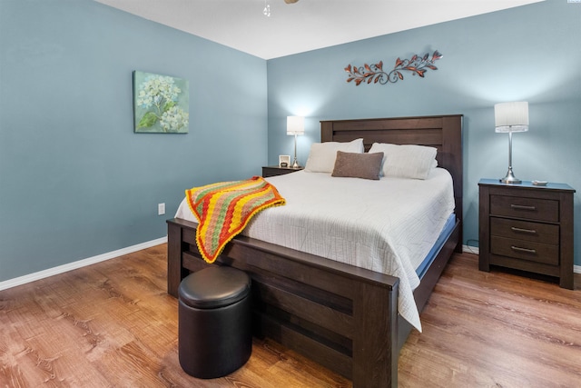 4500 S Dayton Ct, Kennewick, WA 99337 - bedroom featuring wood finished floors and baseboards