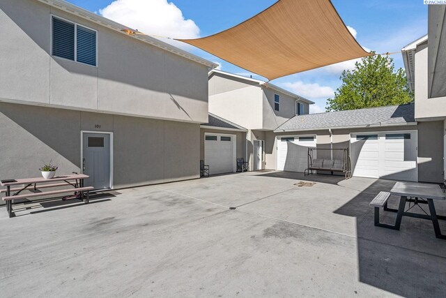 1006 Adams St, Richland, WA 99352 - view of patio / terrace with driveway