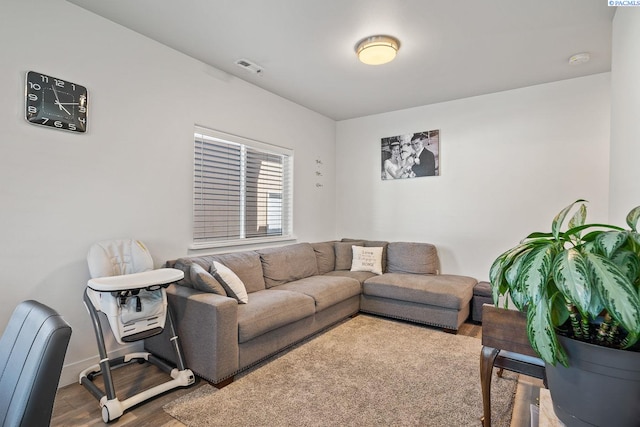 1006 Adams St, Richland, WA 99352 - living room featuring wood finished floors and baseboards