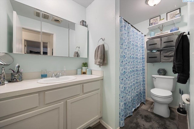 3121 W Hood Ave Unit E103, Kennewick, WA 99336 - full bath featuring vanity and a shower with curtain