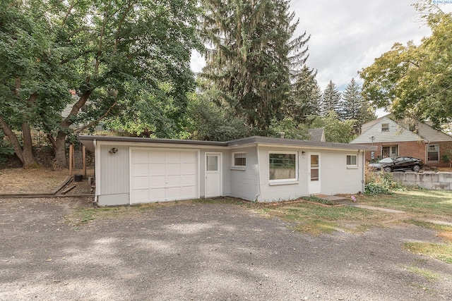 view of front facade with a garage