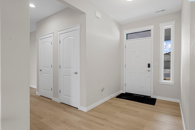 6013 Somerset Ln, Pasco, WA 99301 - foyer entrance featuring light wood-style flooring and baseboards