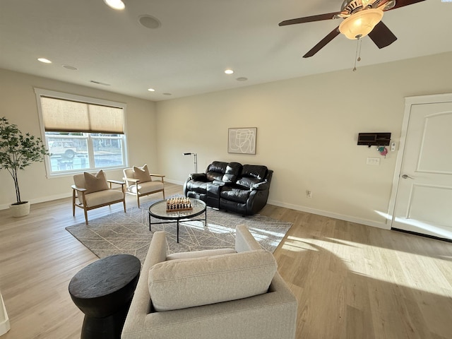 6013 Somerset Ln, Pasco, WA 99301 - living area featuring light wood finished floors, a ceiling fan, recessed lighting, and baseboards
