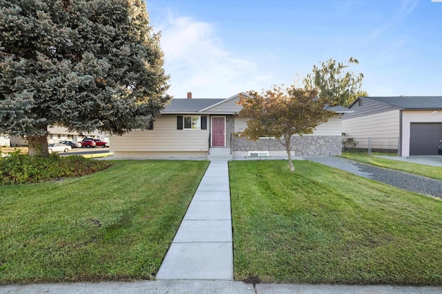 view of front of property with a front lawn